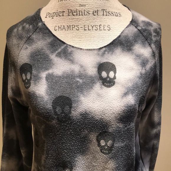 Tie dyed skull top - Picture 2 of 7
